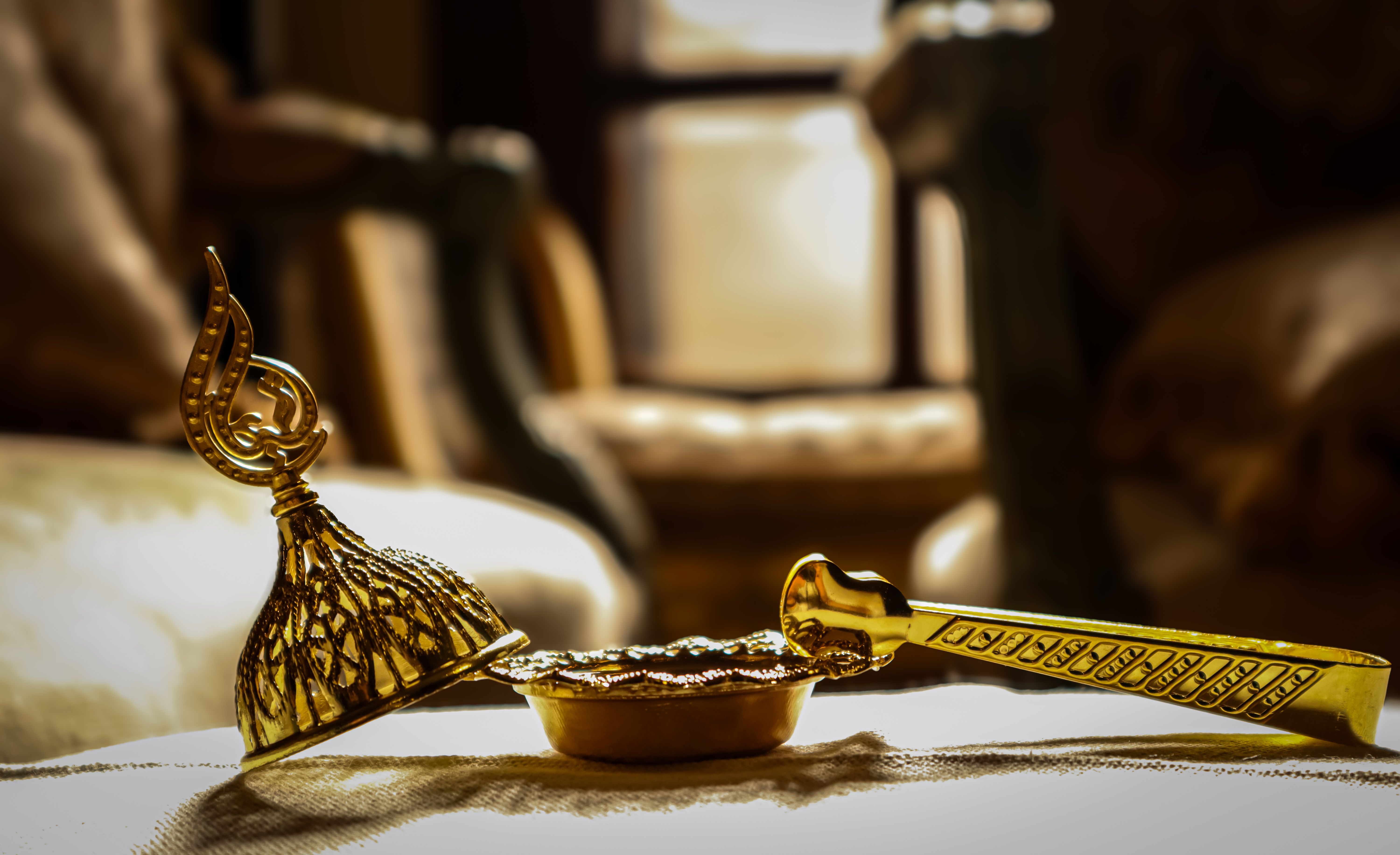 Les Secrets d’un Intérieur Parfumé : L’Art du Thiouraye Sénégalais